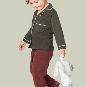 girl-wearing-two-tone-pajamas-qf8oa20xlntd6rv9f49vk4xio14j7pvxnn76zmy4s8.jpeg